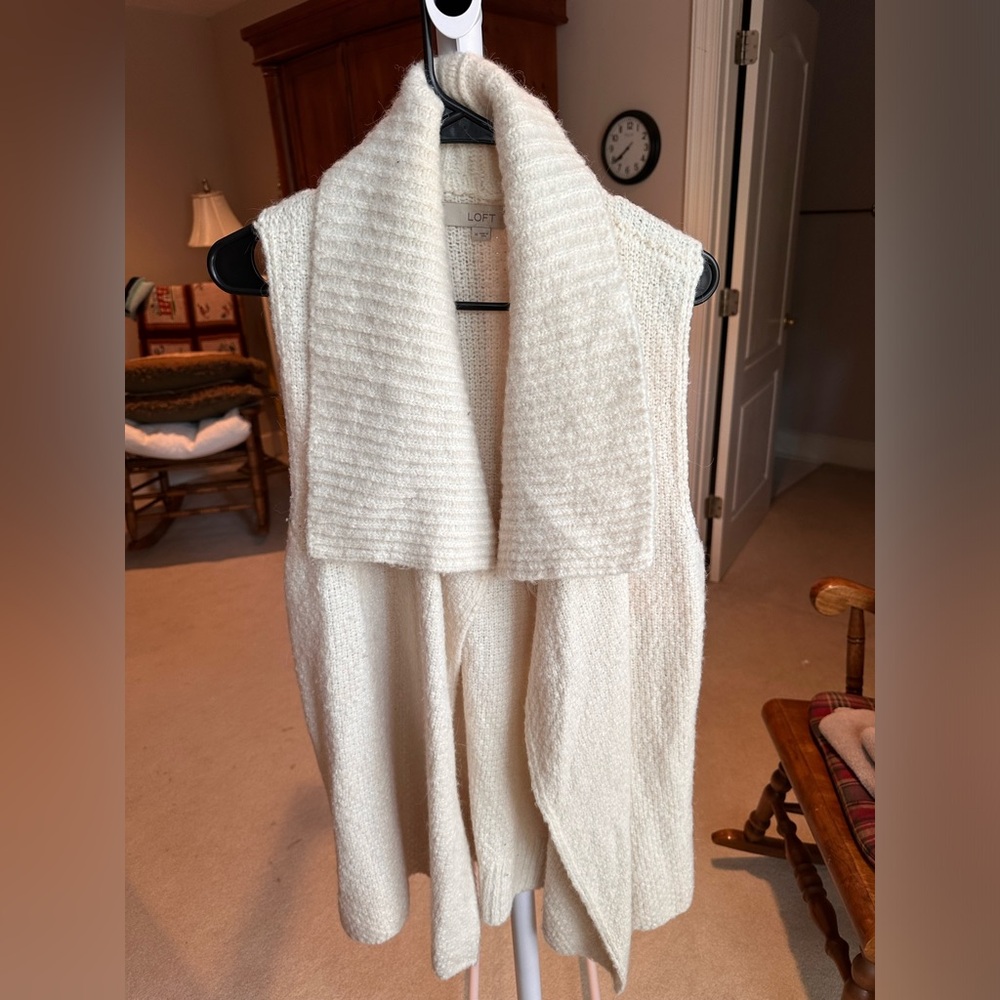 Ann Taylor LOFT Sleeveless Cardigan - Size M